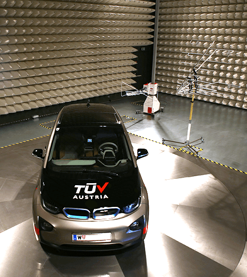 IMG_6174_TUV_AUSTRIA_EMV_Absorber_Halle_Anechoic_Chamber_500px.png