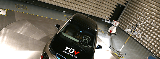 IMG_6174_TUV_AUSTRIA_EMV_Absorber_Halle_Anechoic_Chamber_500px.png
