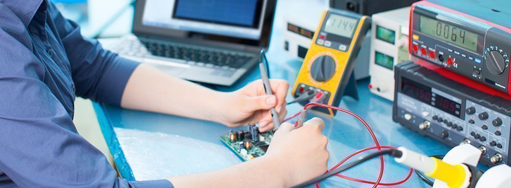 csm_104.027_Pruefung_elektrischer_Geraete_und_Elektrowerkzeuge_Fotolia_83720929_0ddd4c0871.jpg