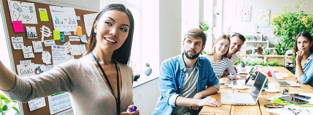csm_110.009_Praesentation_und_Rhetorik_AdobeStock_289796213_26fcaeda84.jpeg